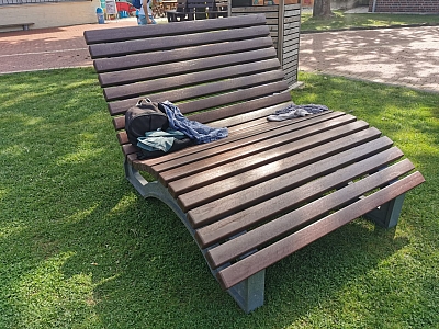 Bank zum liegen